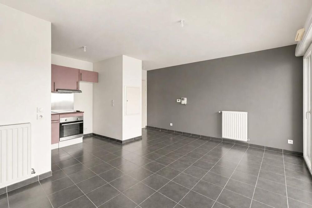 Appartement T2 lumineux avec balcon à Meyzieu