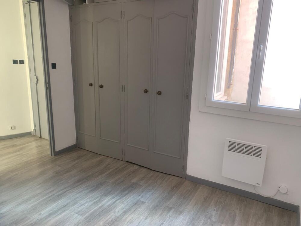 Location Appartement ***A LOUER...LE CAMAS…2 PIECES 38M²..TRAVERSANT…3 FENETRES...LUMINEUX...CAVE...PROCHE TRAM ET COMMERCES*** Marseille 5