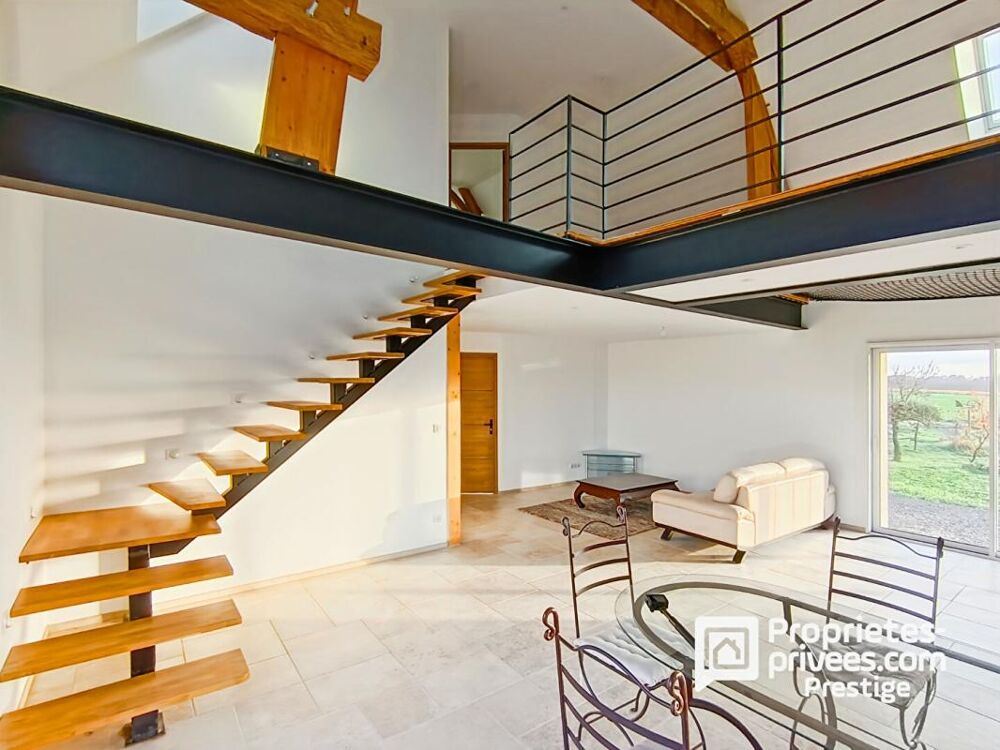 Longère réinventée avec intérieur contemporain .Vallée de Cousse
