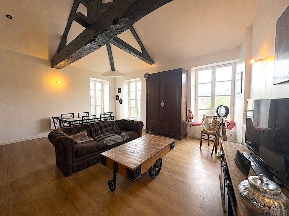 APPARTEMENT 3 PIÈCES 73M2 ENTIEREMENT RENOVÉ AVEC TERRASSE, QUARTIER HISTORIQUE DE LA VILLE