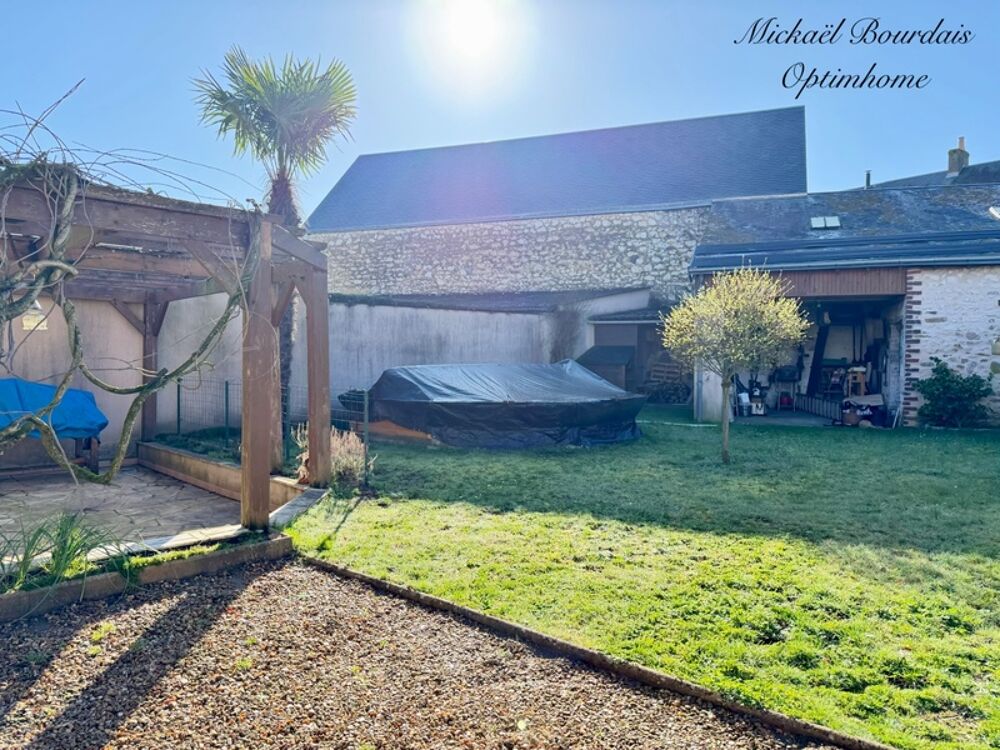 Maison de charme rénovée  3/4 chambres  Bureau indépendant  Terrain clos  Le Lude