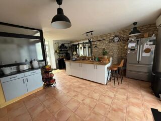  Propri�t�/ch�teau � vendre 10 pi�ces 245 m�