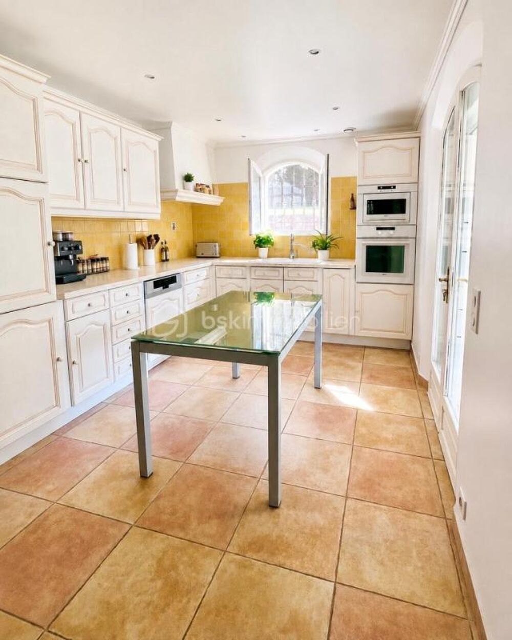 à vendre  Propriété/château Opio (06650)