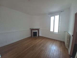  Appartement à louer 3 pièces 81 m²