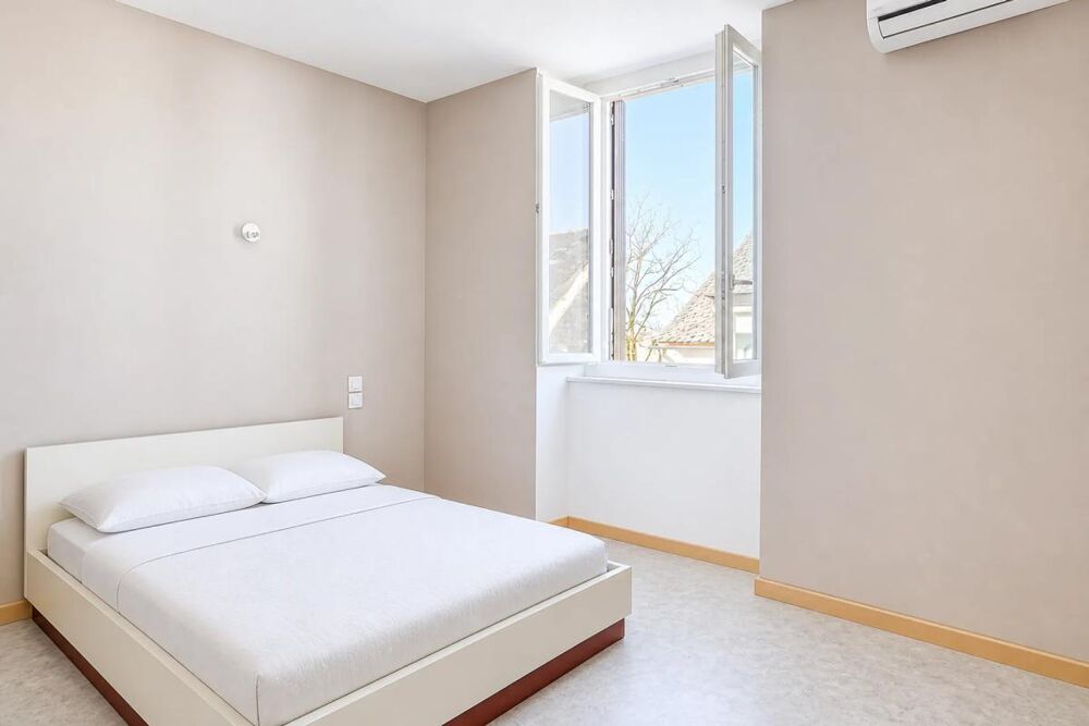 Maison spacieuse 8 pièces rénovée à Montbazens