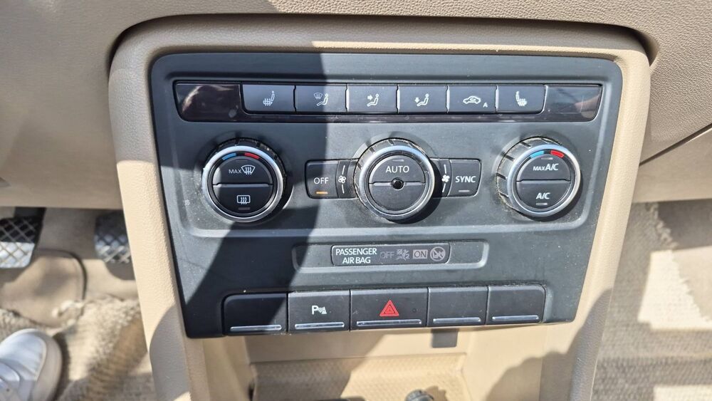 COCCINELLE II Cabriolet 2.0 TDI 140 Vintage 2013 occasion 13200 Arles