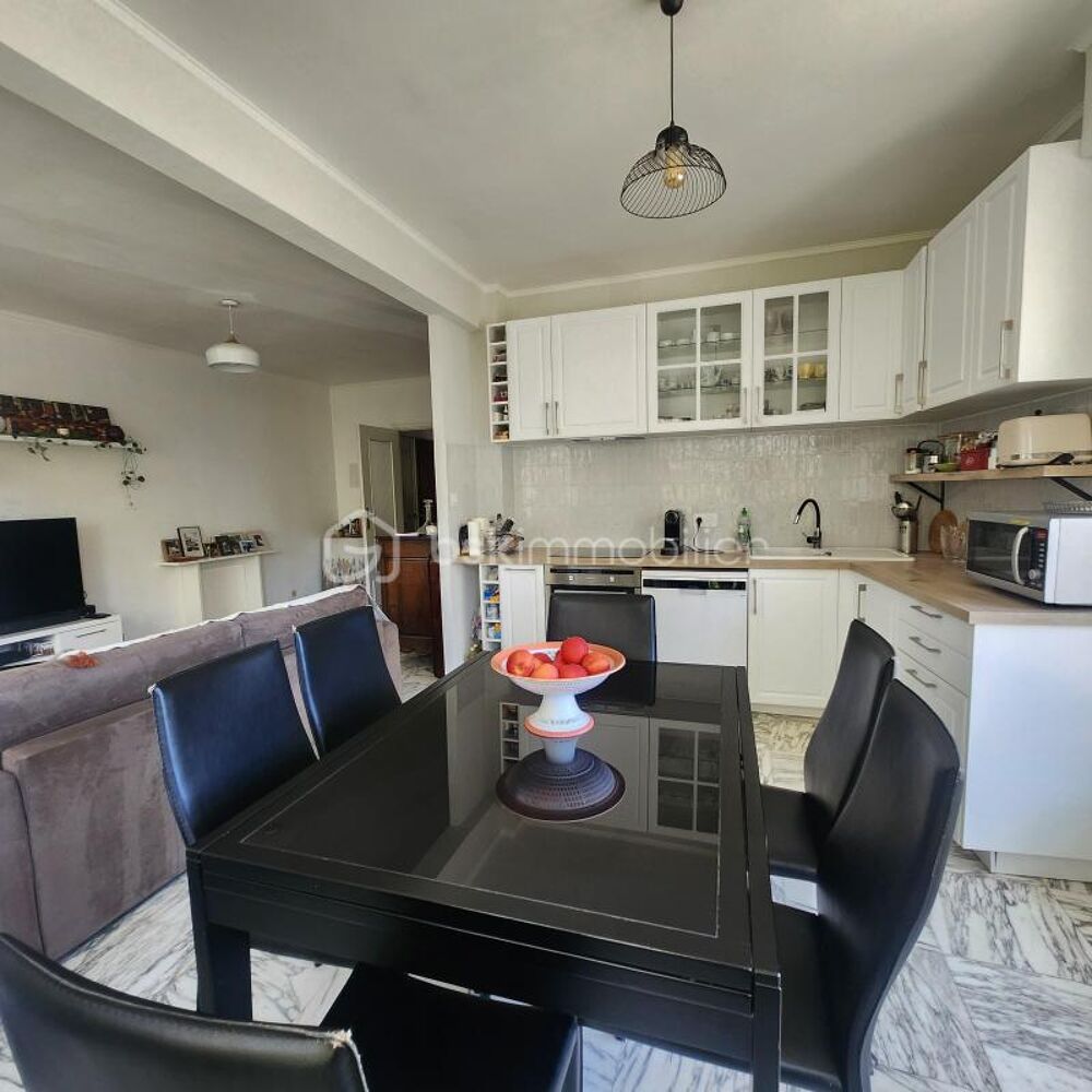 Vente Appartement Appartement lumineux de 70 m2 à proximité de la célèbre Promenade des Anglais et de l'Église Russe Saint Nicolas Nice