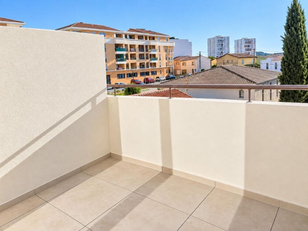 Location Appartement Beau T2 avec terrasse et parking à LA SEYNE SUR MER La seyne sur mer