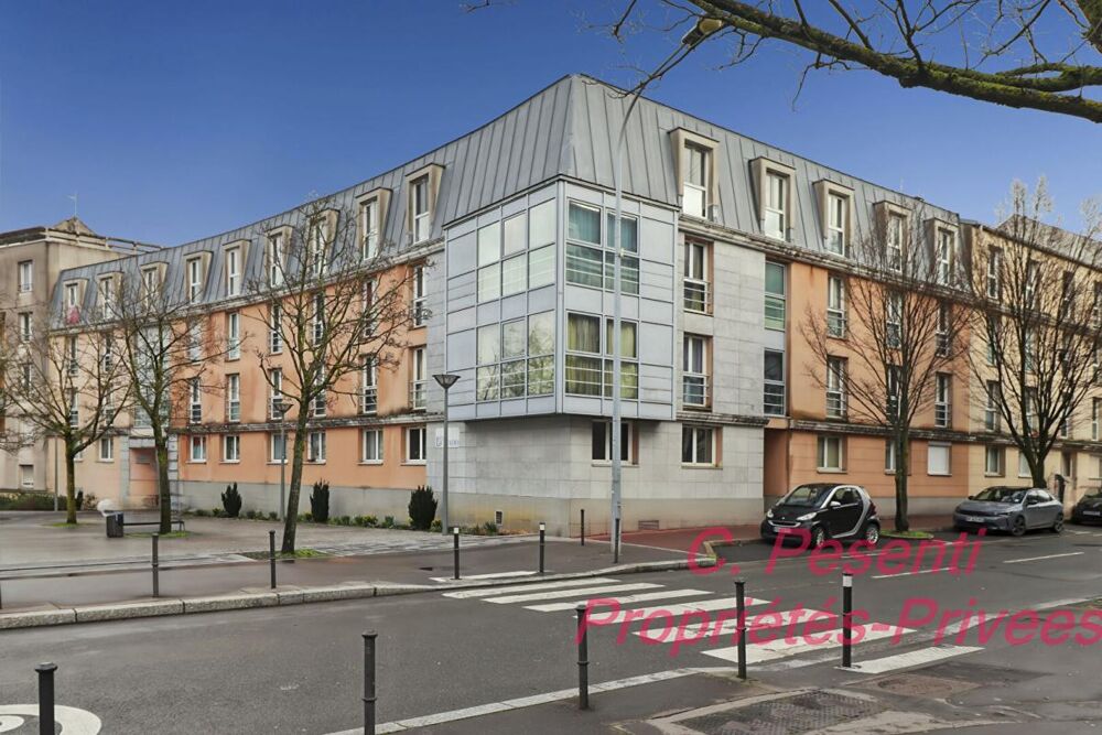 Studio Noisy Le Grand 1 pièce(s) 20 m2 totalement rafraîchi