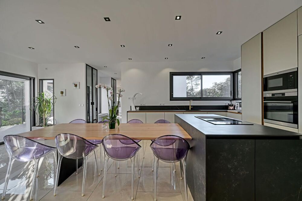  vendre  Proprit/chteau Nmes (30000)