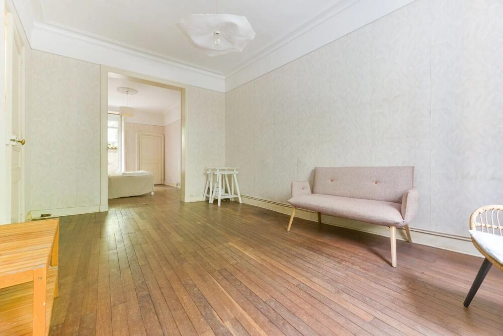 Appartement 2 pièces de 49 m² à Nantes quartier Talensac avec cour arborée