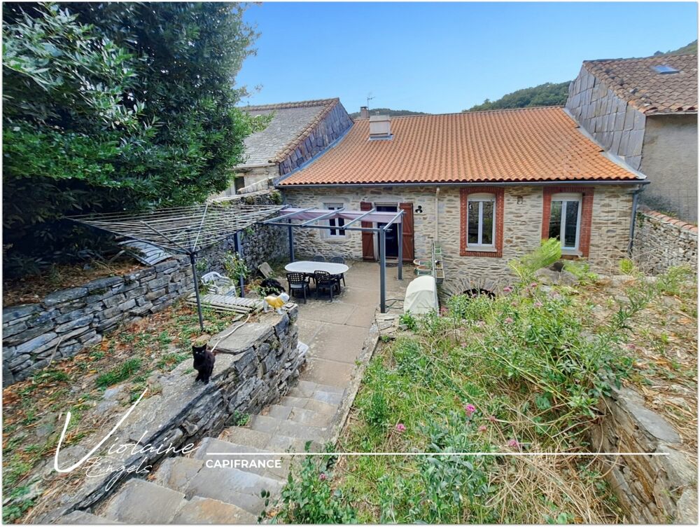 Ancien couvent de 1826  Demeure de caractère avec terrasse et jardin au coeur du Haut-Languedoc