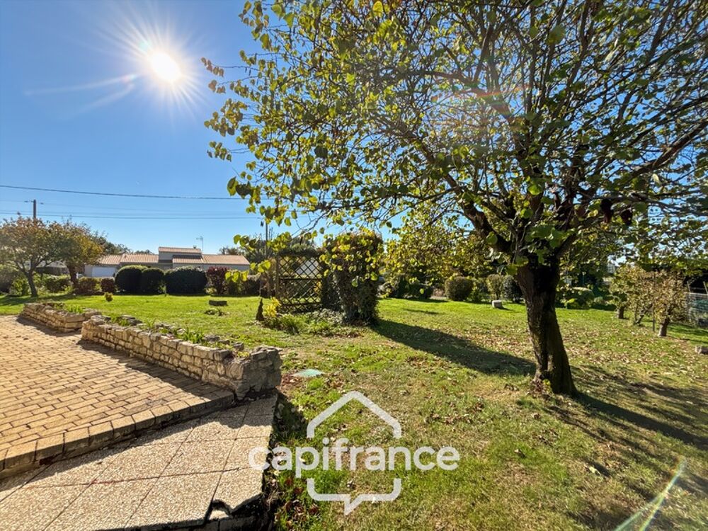 Vente Maison Maison 165 m² avec beaux volumes et jardin paysager – Fontaines Fontaines