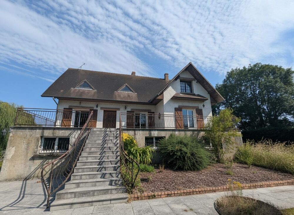 Vente Maison Propriété 9 pieces 6 chambres 4612m2 terrain arboré Friaize