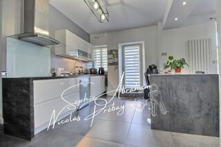  Maison  vendre 6 pices 190 m