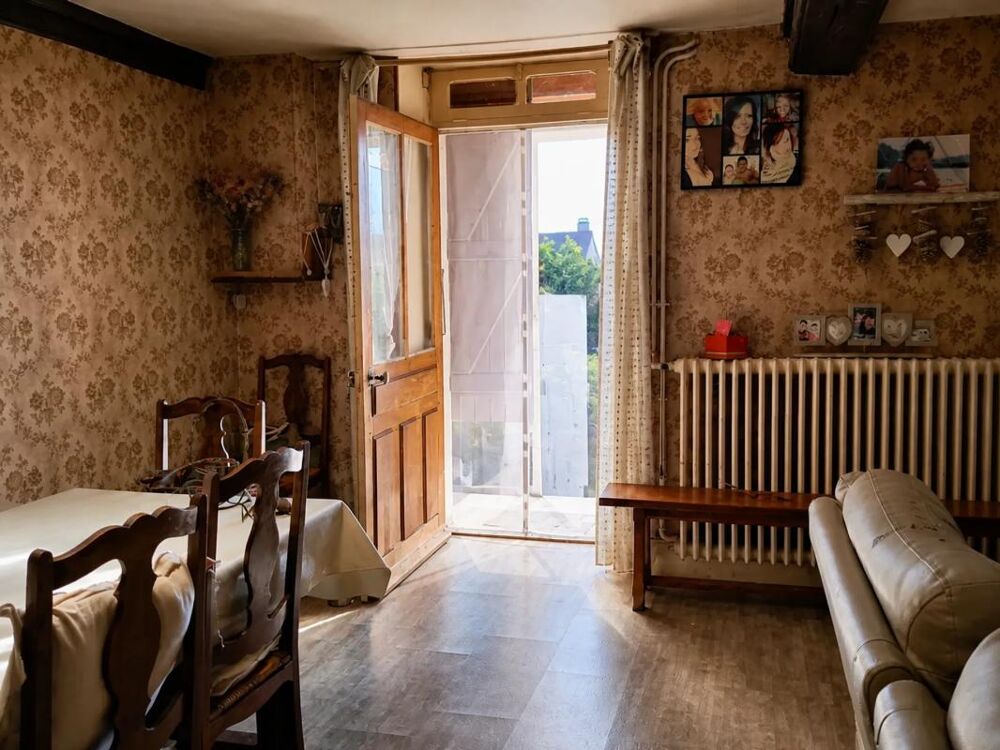 Maison de ville de 4 pièces de 86 m² au centre de Moroges