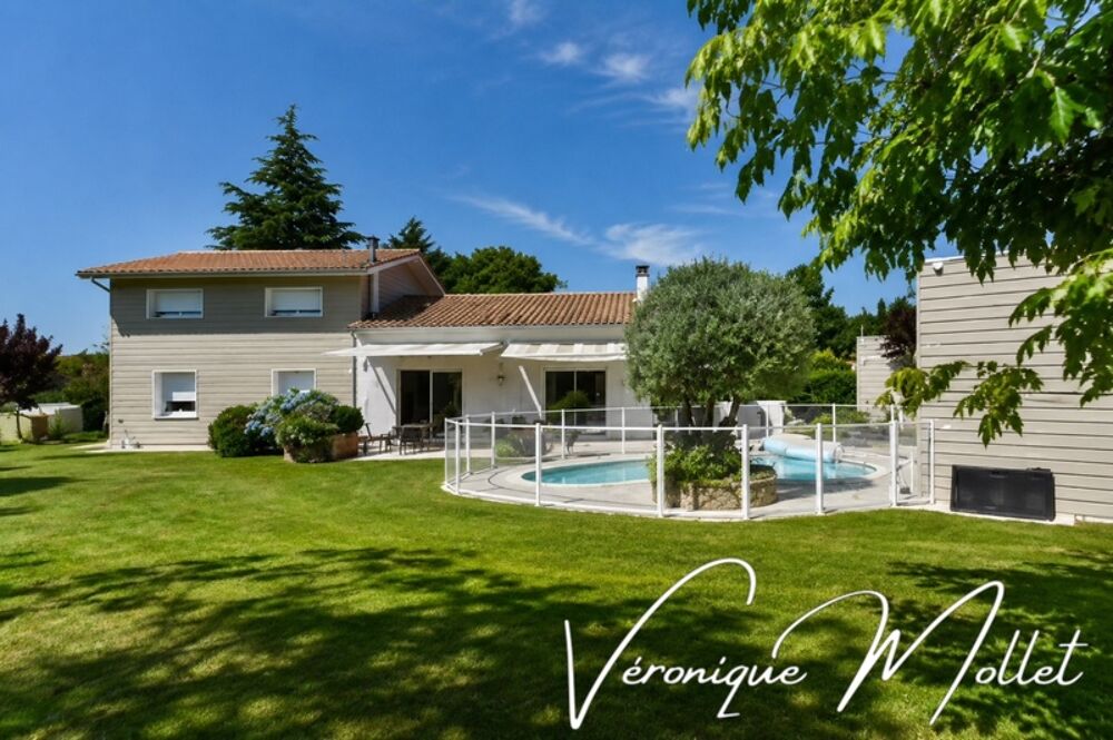 ENTRE LATRESNE ET CENAC - MAISON FAMILIALE - 5 CHAMBRES, PISCINE, JACUZZI SUR 2500M2