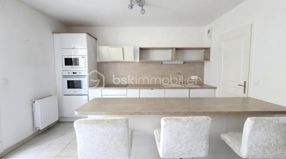 Vente Appartement A 15 min de l'aéroport de Roissy Charles de Gaulle !!!! Bel appartement lumineux de 82 m² – Résidence récente aux normes PMR – Q Louvres