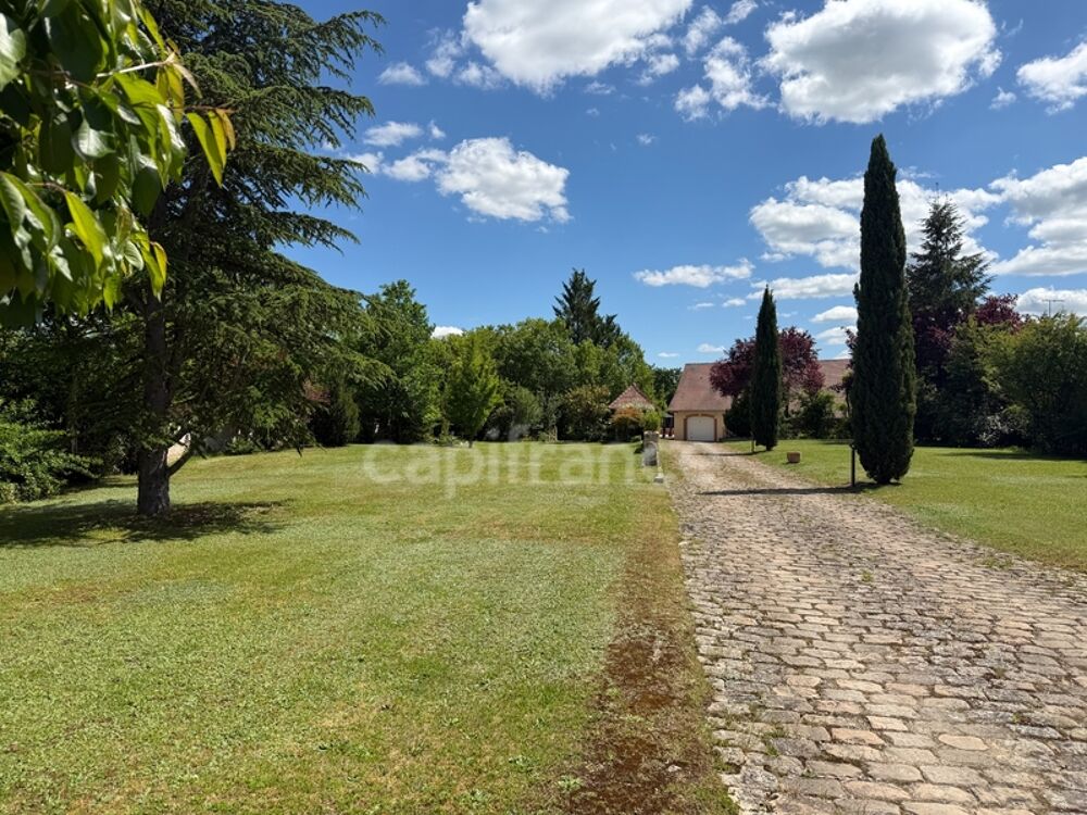 Vente Maison Maison à vendre CHAMPS SUR YONNE (89) Magnifique propriété de 272 m² 6 Chambres Piscine Terrain de 4800 m2 Champs sur yonne