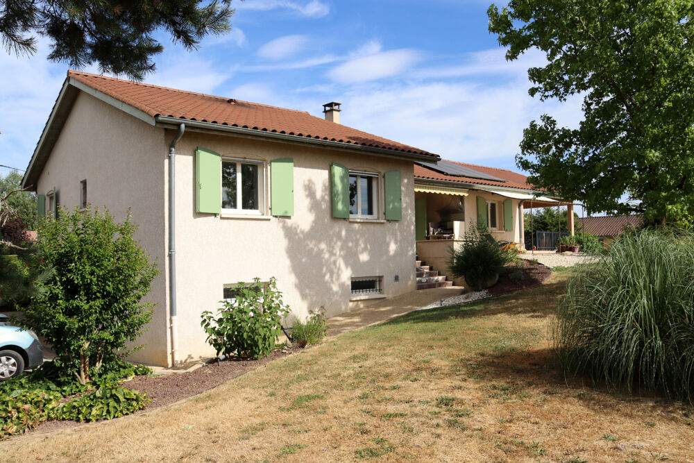 SAINT-BÉNIGNE  Villa d'exception avec piscine, vue sur les Monts du Mâconnais et terrain de 4 608 m²