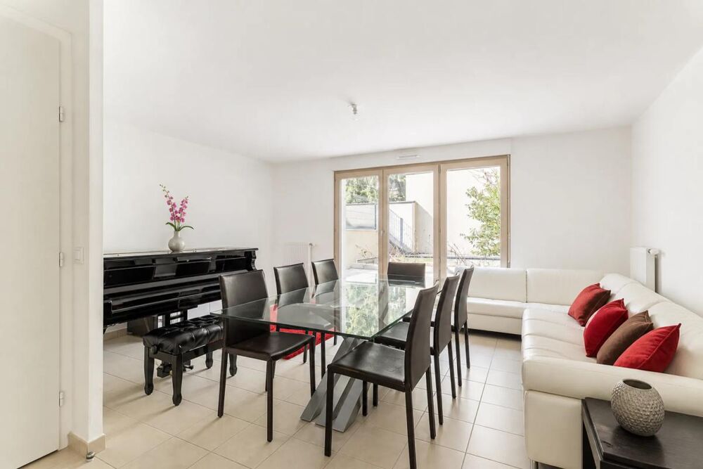 Vente Maison LE RAINCY - Maison de type T4 de 94 m² avec cave, box , jardin Le raincy