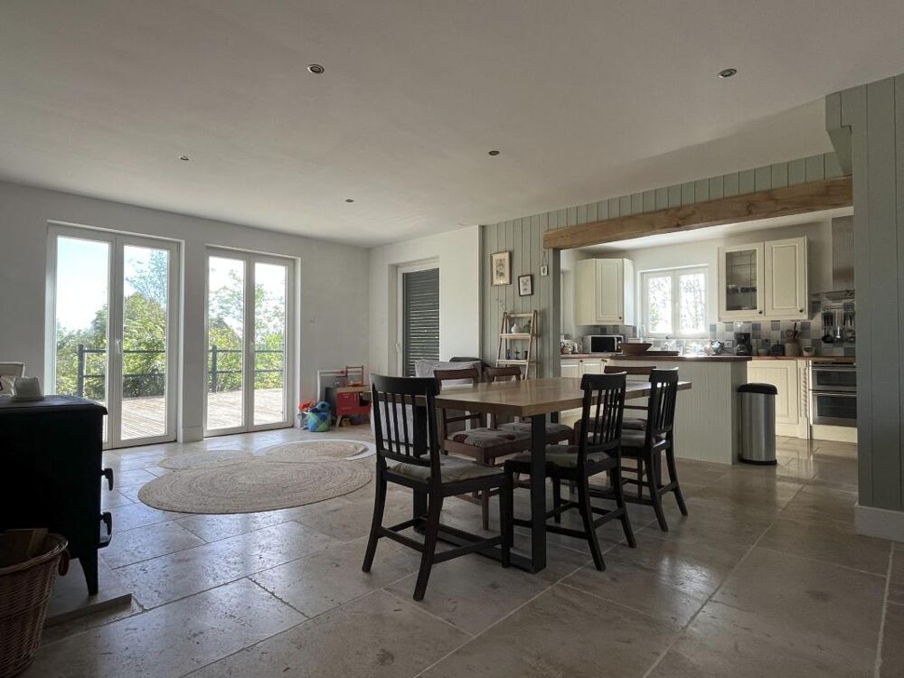 Vente Maison Maison à vendre 7 pièces 20min de SEMUR (21): 146m², 3 chambres, terrasse, piscine, terrain 2400m². Prix: 375 000€ Precy sous thil