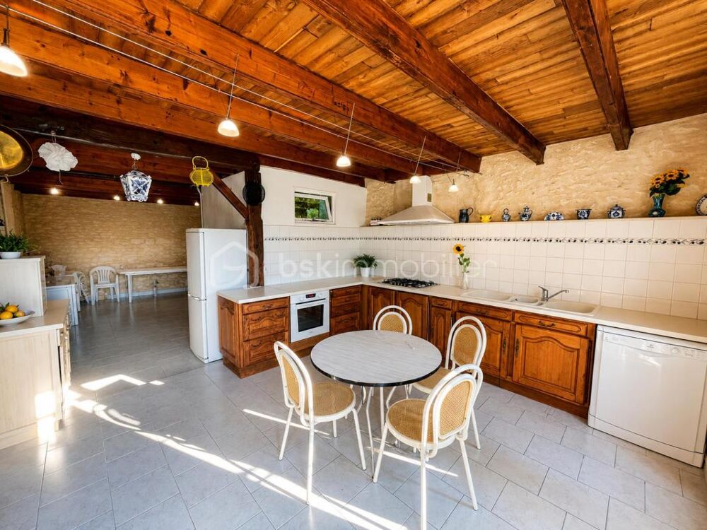 Vente Maison Barzan Port – Maison rénovée 204 m² – 5 chambres – Jardin 1250 m² Barzan