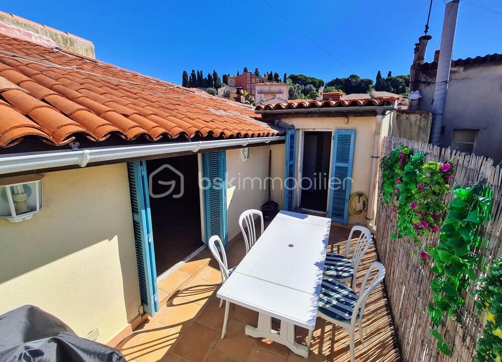 Dernier étage avec terrasse au coeur du Vieux-Nice  Fort potentiel