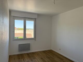  Appartement à louer 2 pièces 72 m²