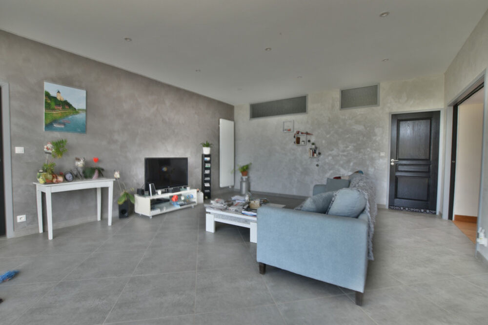 Vente Maison Maison à vendre 7 pièces  (49) Maze