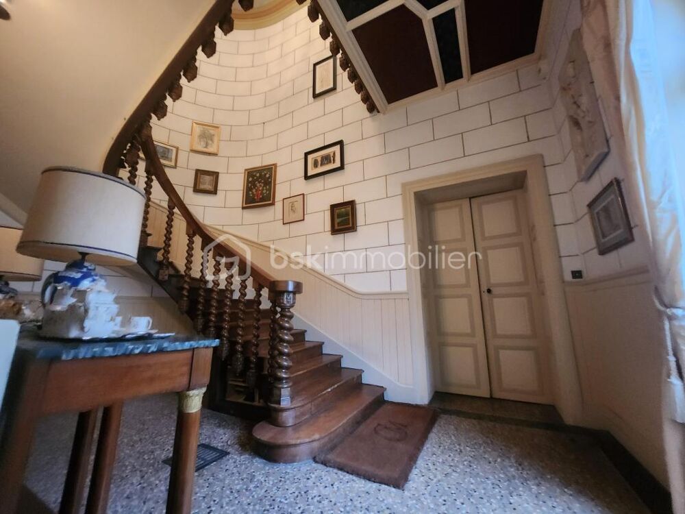 à vendre  Propriété/château Jazeneuil (86600)