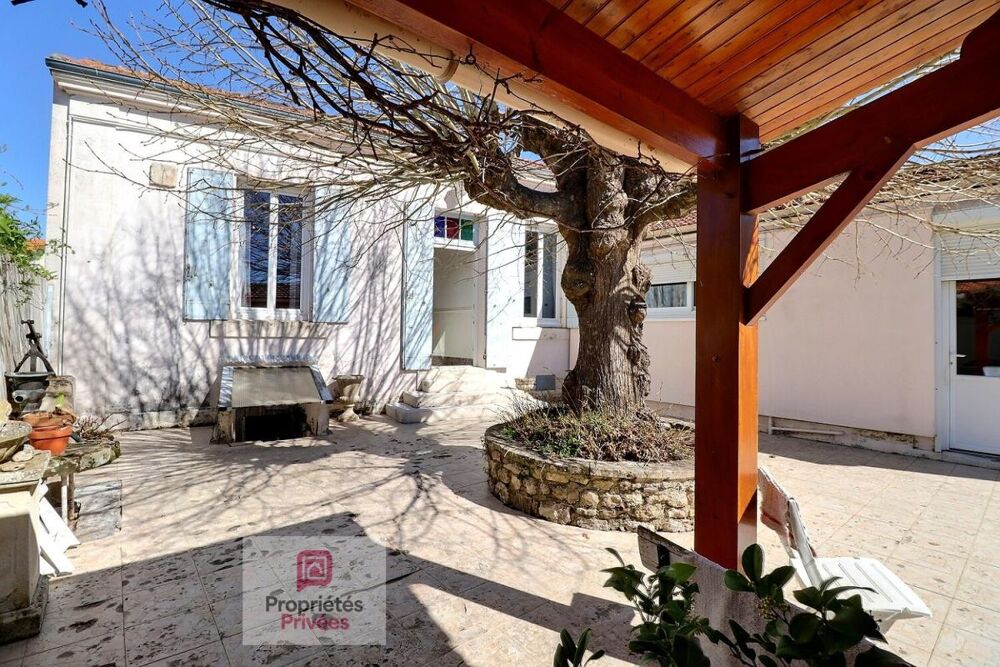 Maison 7 pièces 159 m² · à Tonnay Charente · 159 m² · 242 000 €