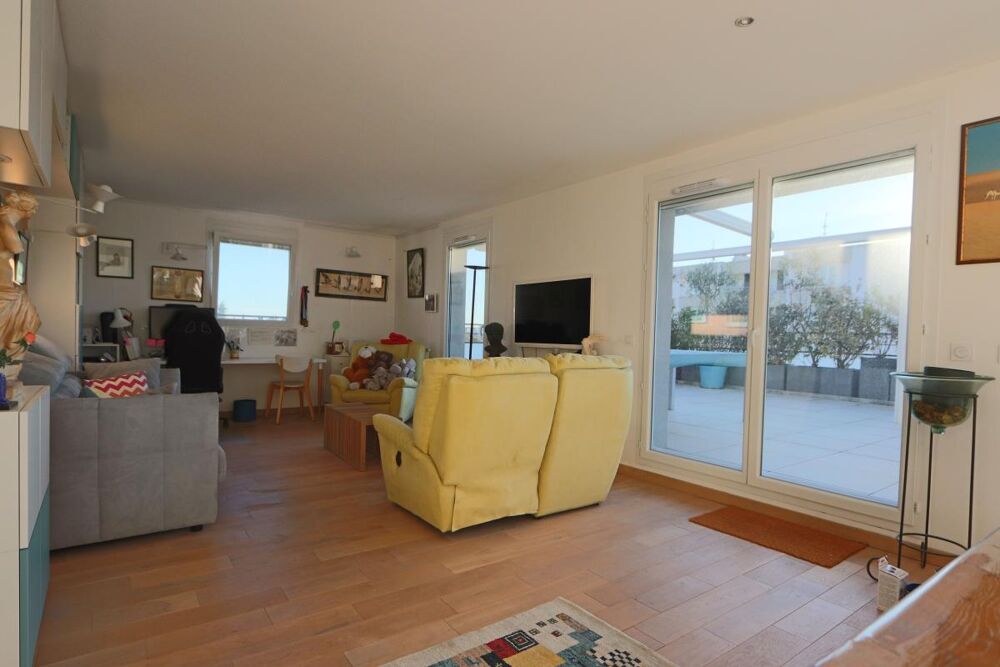 Vente Appartement Comme une maison sur le toit plus terrasse de 120m2 Bron