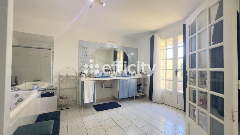 � vendre  Maison Uchaux (84100)