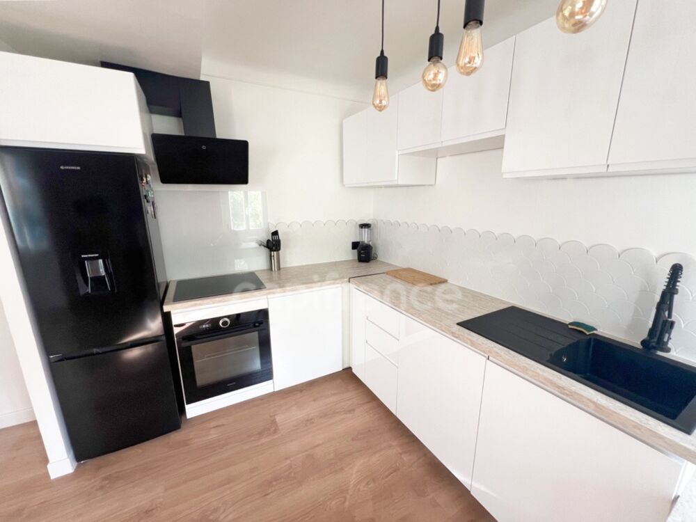 Vente Maison À Vendre Manosque centre historique – Maison de ville 3 pièces avec 2 chambres, garage et cave Manosque