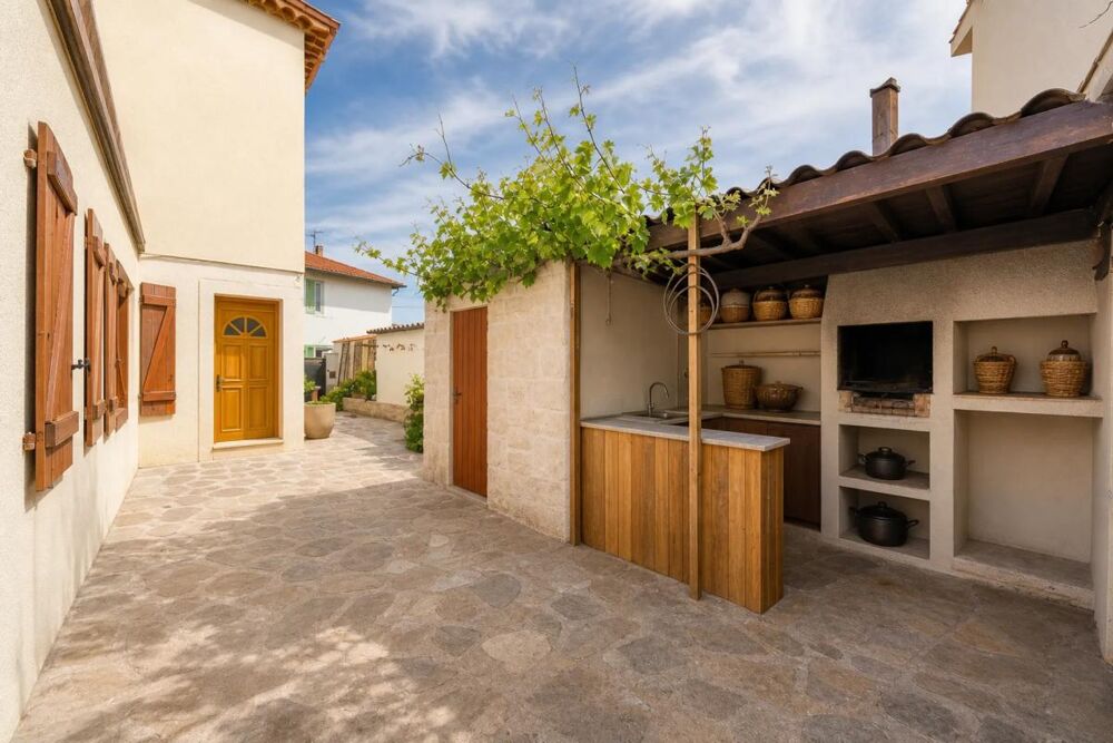 Maison familiale 5 pièces de 100 m² - 4 chambres  Fréjus Plage