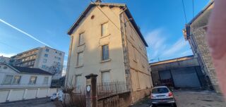  Immeuble à vendre 15 + pièces 1323 m²