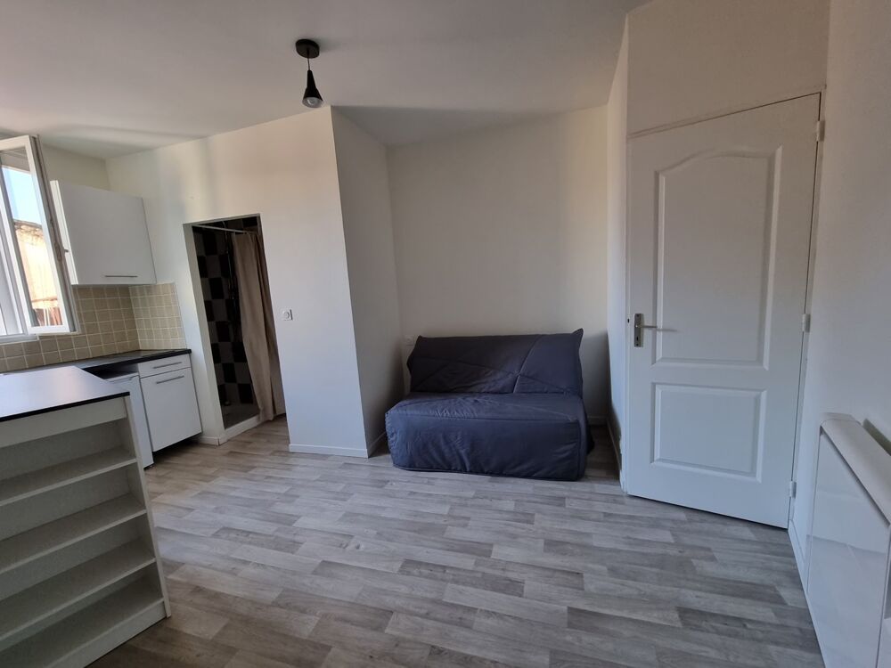 Location Appartement Studio meublé refait à neuf, proche gare, fac, ifps, bus de ville dans un immeuble refait à neuf Agen