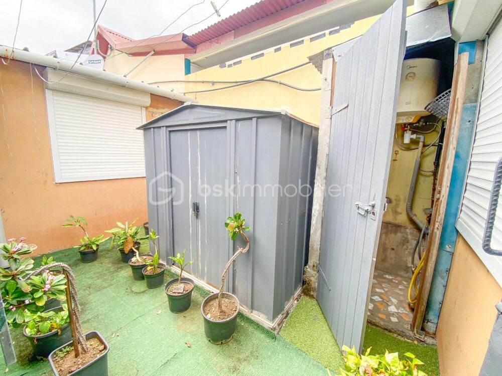 Maison F3 meublée avec abri voiture  La Possession