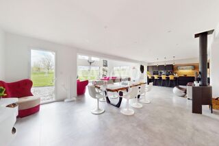  Propri�t�/ch�teau � vendre 6 pi�ces 210 m�