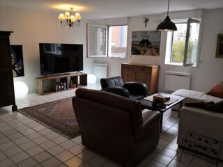  Appartement à louer 2 pièces 80 m²