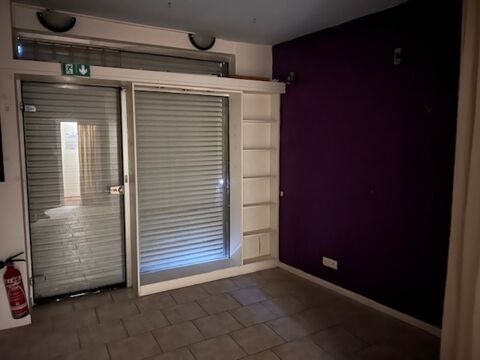   Dpt Charente Maritime (17), à vendre SAINTES Locaux d'activité 