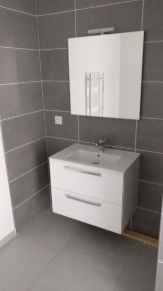  Appartement à louer 4 pièces 94 m²