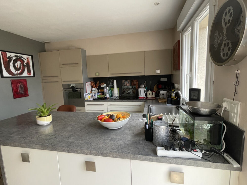Vente Maison ST HILAIRE ST FLORENT MAISON 3 CHAMBRES DE PLAIN PIED SUR PARCELLE DE 848M2 DE TERRAIN ARBORE CLOS Saint hilaire saint florent