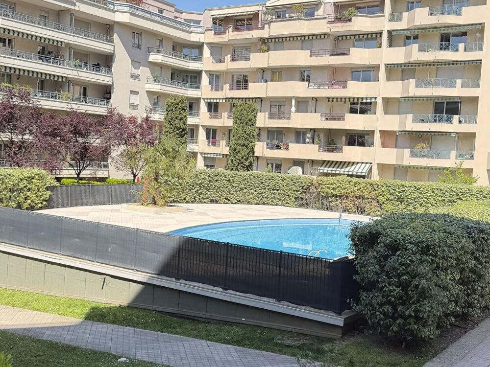L'APPARTEMENT QUI FAIT LA DIFFÉRENCE TERRASSE, PISCINE, VOLUMES ? Lyon 3