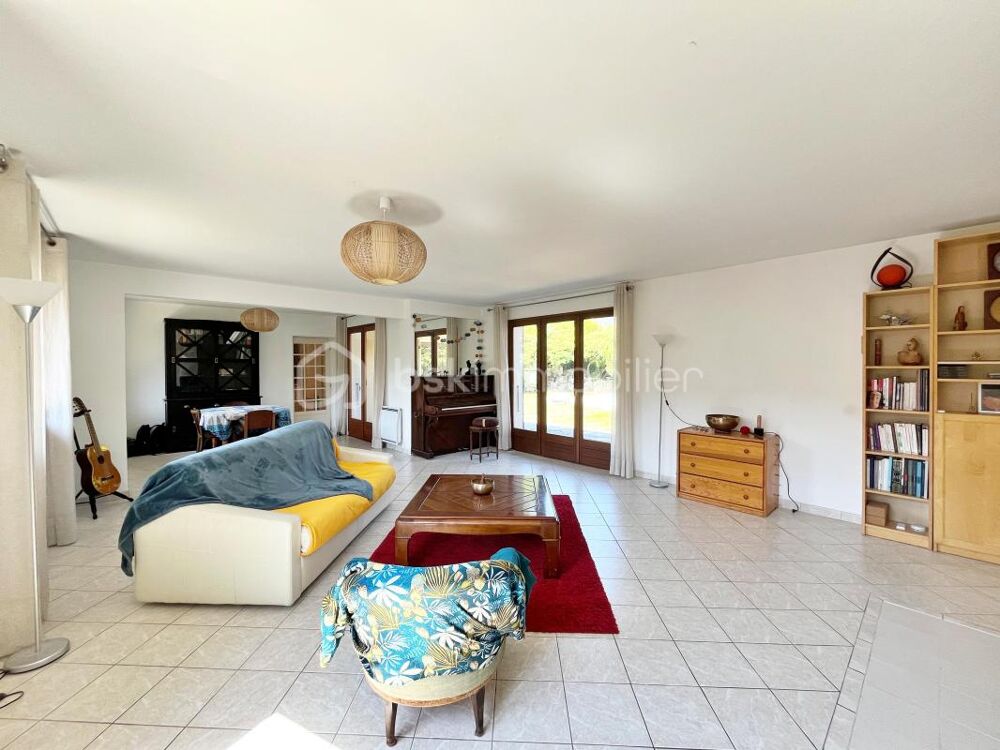 Vente Maison Maison de plain pied avec piscine Challes les eaux