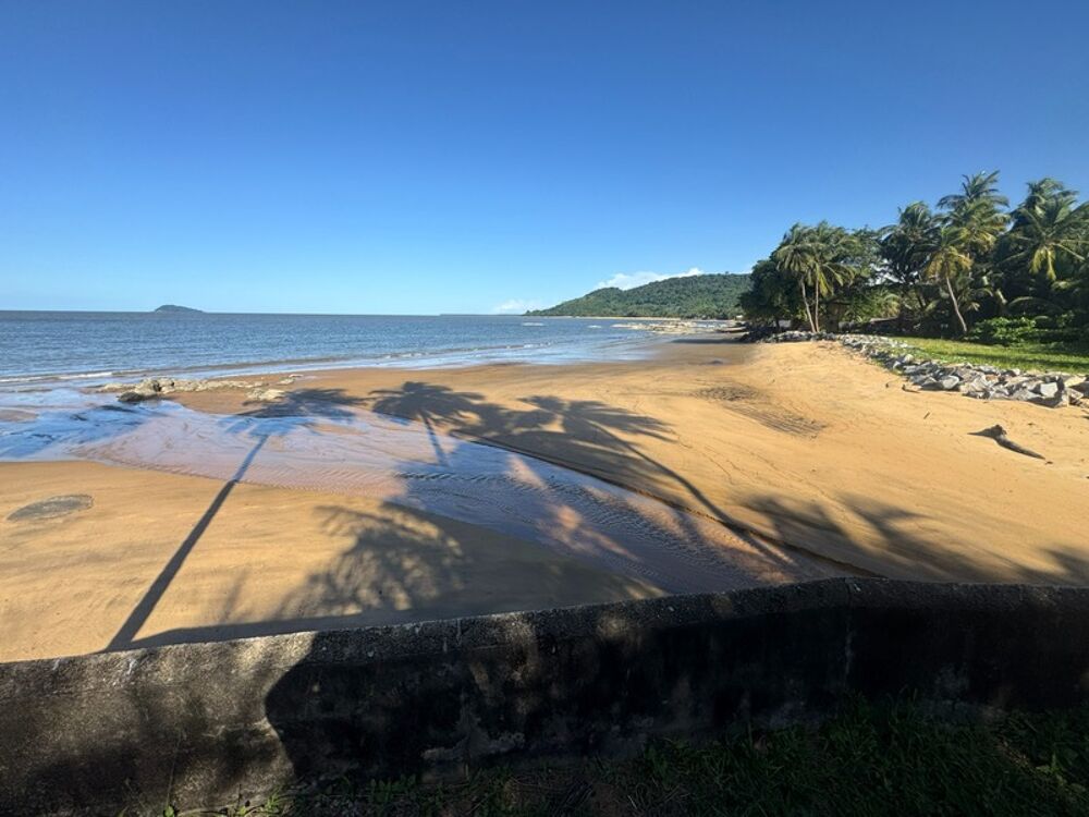 Vente Terrain ? COUP DE CŒUR ASSURÉ – SITE EXCEPTIONNEL EN BORD DE MER ? 4159 m2 à batir selon les spécifications du PLU Remire montjoly