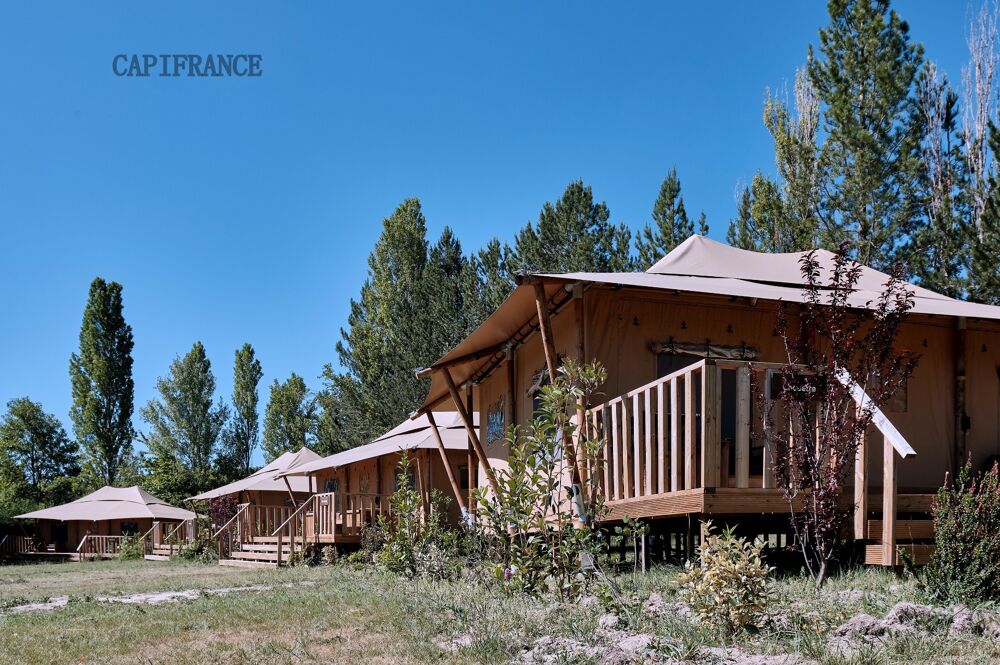 Vente Propriété/Château Propriété hébergement/événementiel dans le Luberon, 6,3 ha, 80 couchages, 1090 m2 Forcalquier