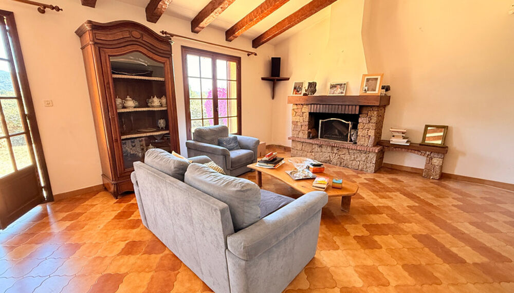 ECCICA-SUARELLA (Corse) : Maison T4, caseddu en pierre, garage, terrain piscinable, vue dégagée