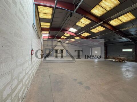 ENTREPOT 2580 M&sup2; + 3520 M&sup2; DE TERRAIN A LOUER A VERNEUIL L'ETANG 5100 77390 Verneuil l etang
